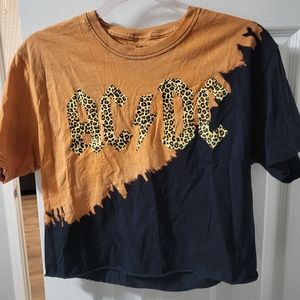 Size medium cropped AC/DC two-tone leopard font tee